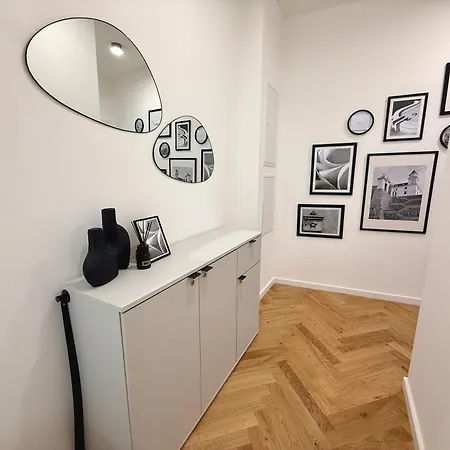 Novy Stylovy Signum V Centre Bratislavy Bratislava